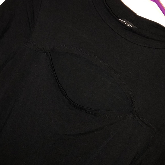 Black tshirt with chest opening - Picture 3 of 4